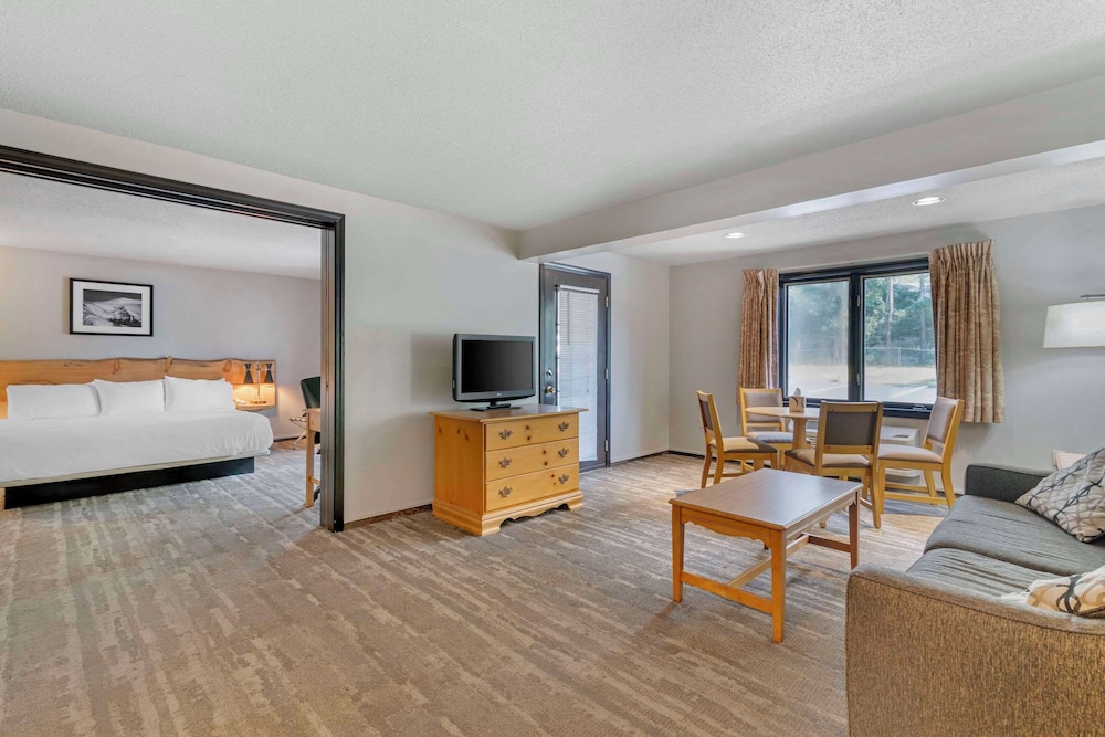 Green Granite Inn, an Ascend Collection Hotel 50/72