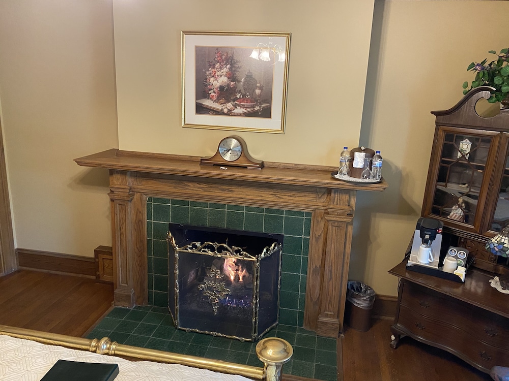 Inn at 835 Boutique Hotel 12/50