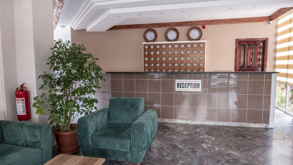 Side Spring Hotel 10/46