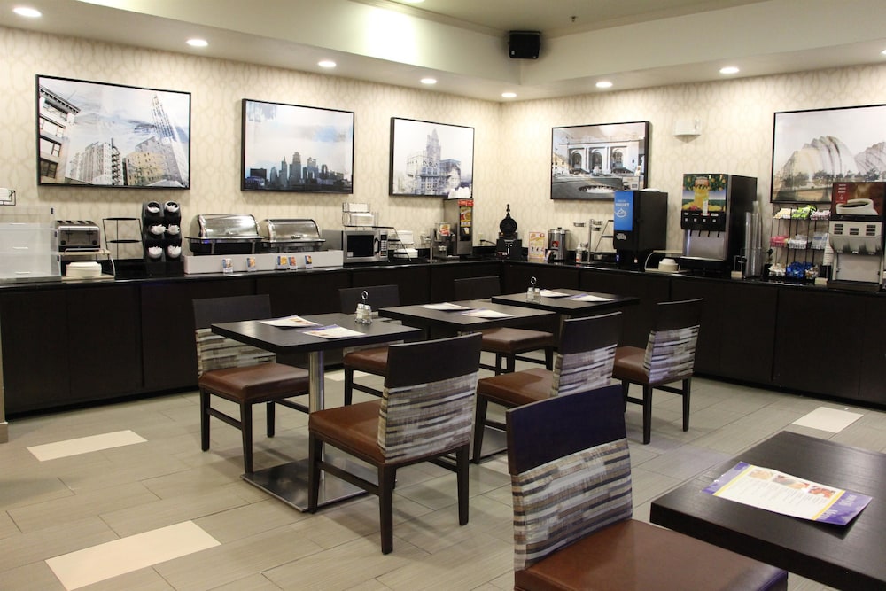Best Western Plus Kansas City Airport-Kci East 35/43