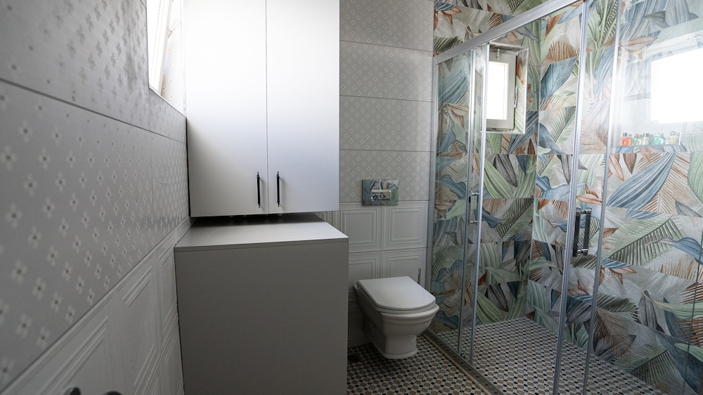 Ece Suites Apart 40/50