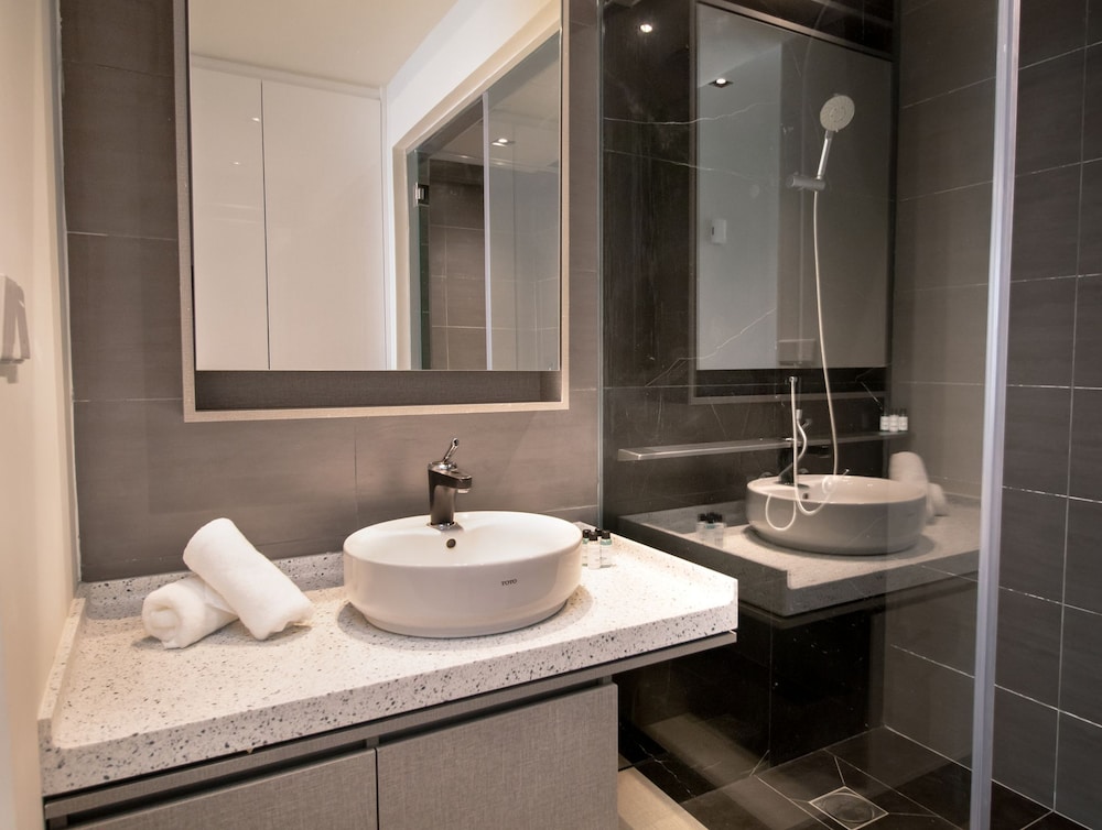 Expressionz Professional Suites by MyKey Global 49/50
