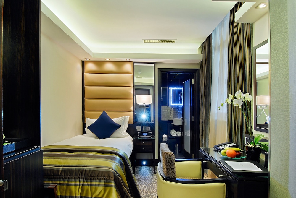 Park Grand Mayfair 21/40