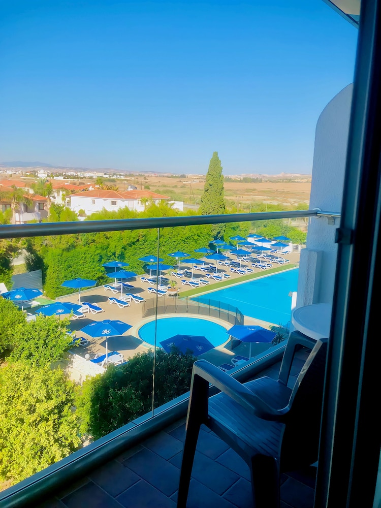 Sveltos Hotel 61/88