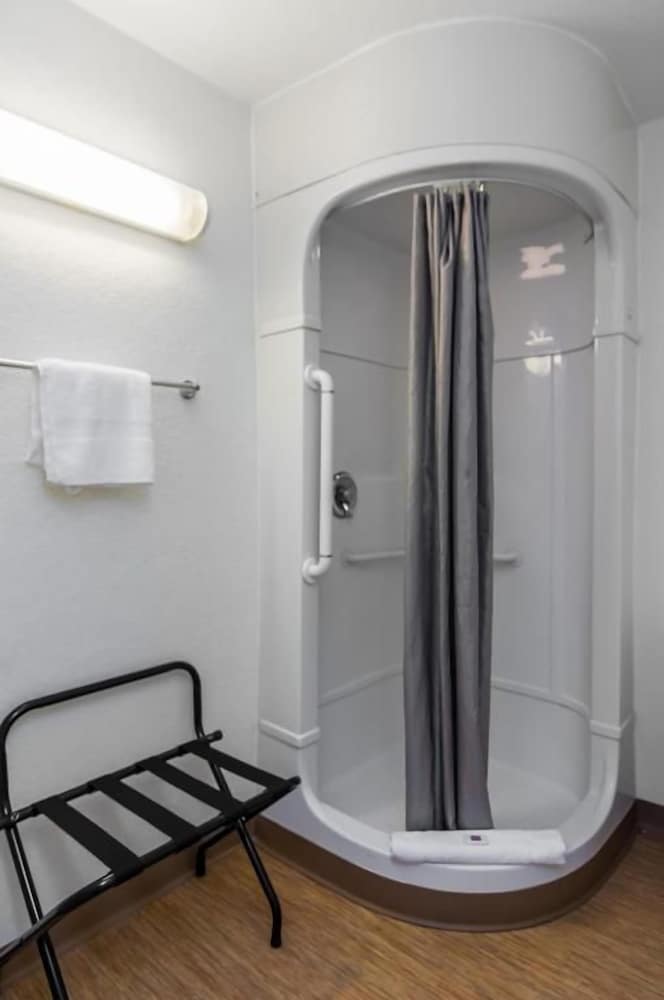 Motel6 Bellmead, TX - Waco 43/57