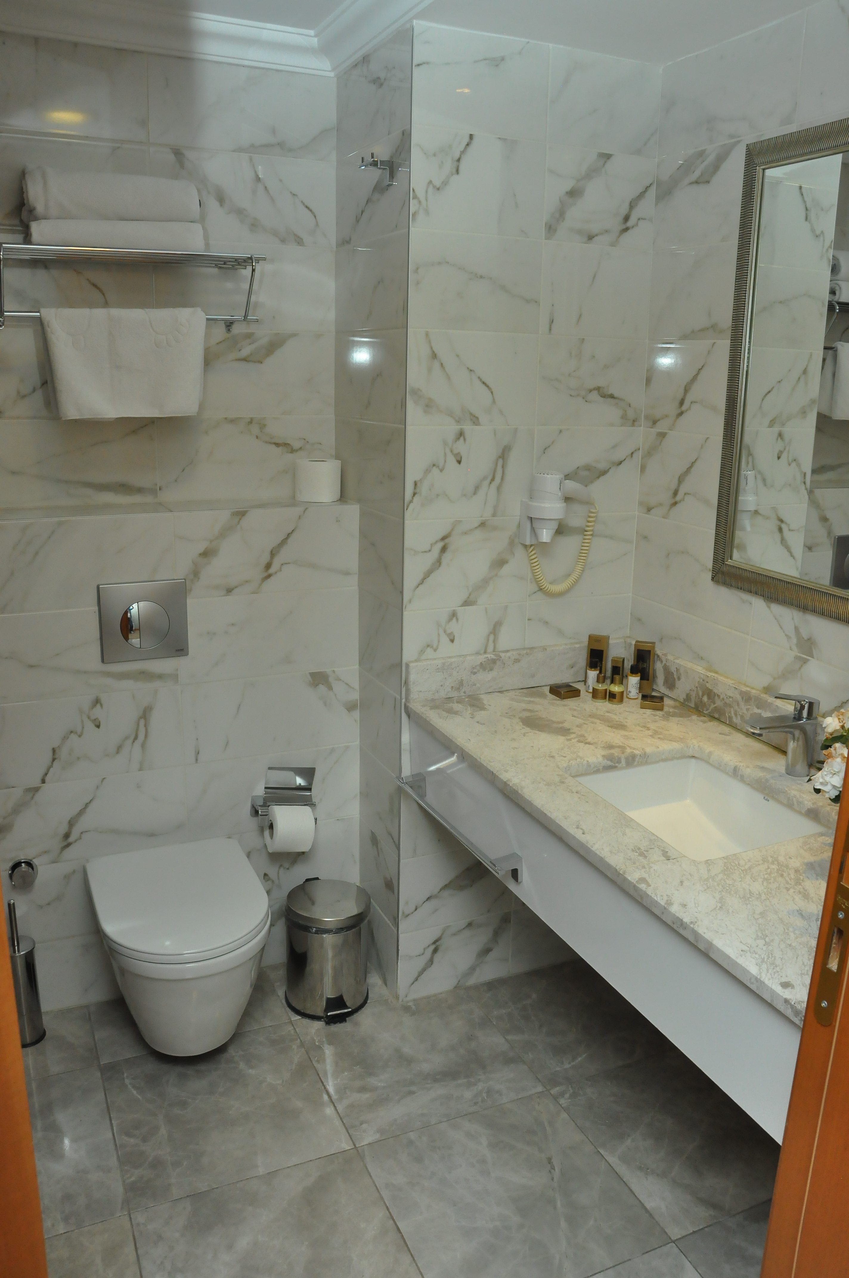 My Bade Hotel 48/50