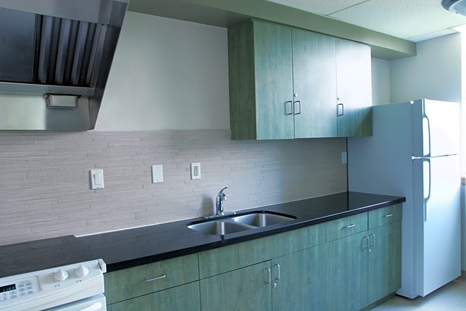 Residence & Conference Centre - Oakville 2/29