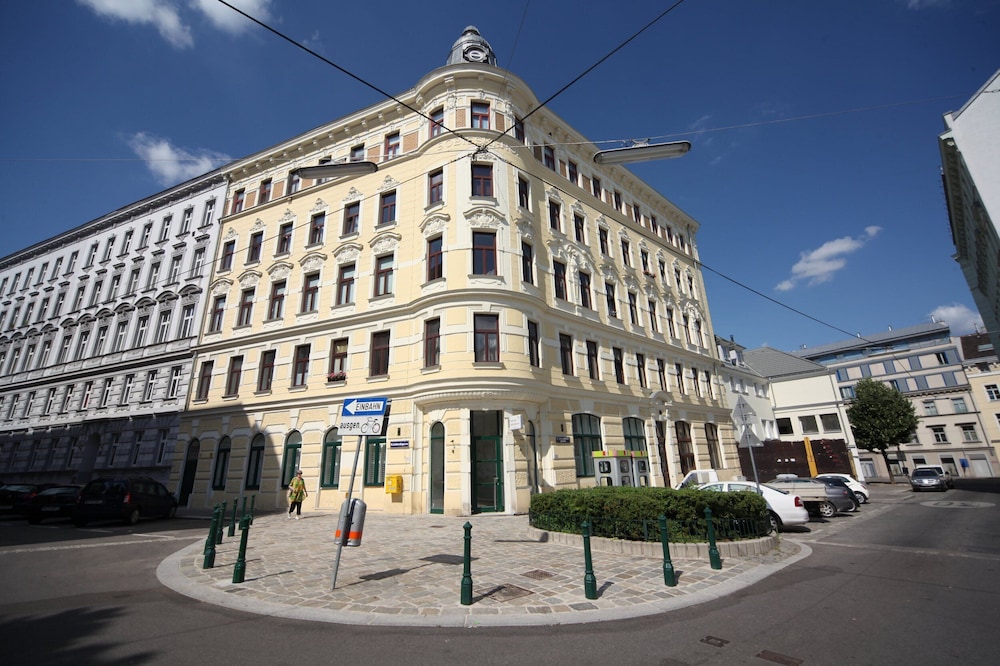 Nove Boutique Apartments 41/50