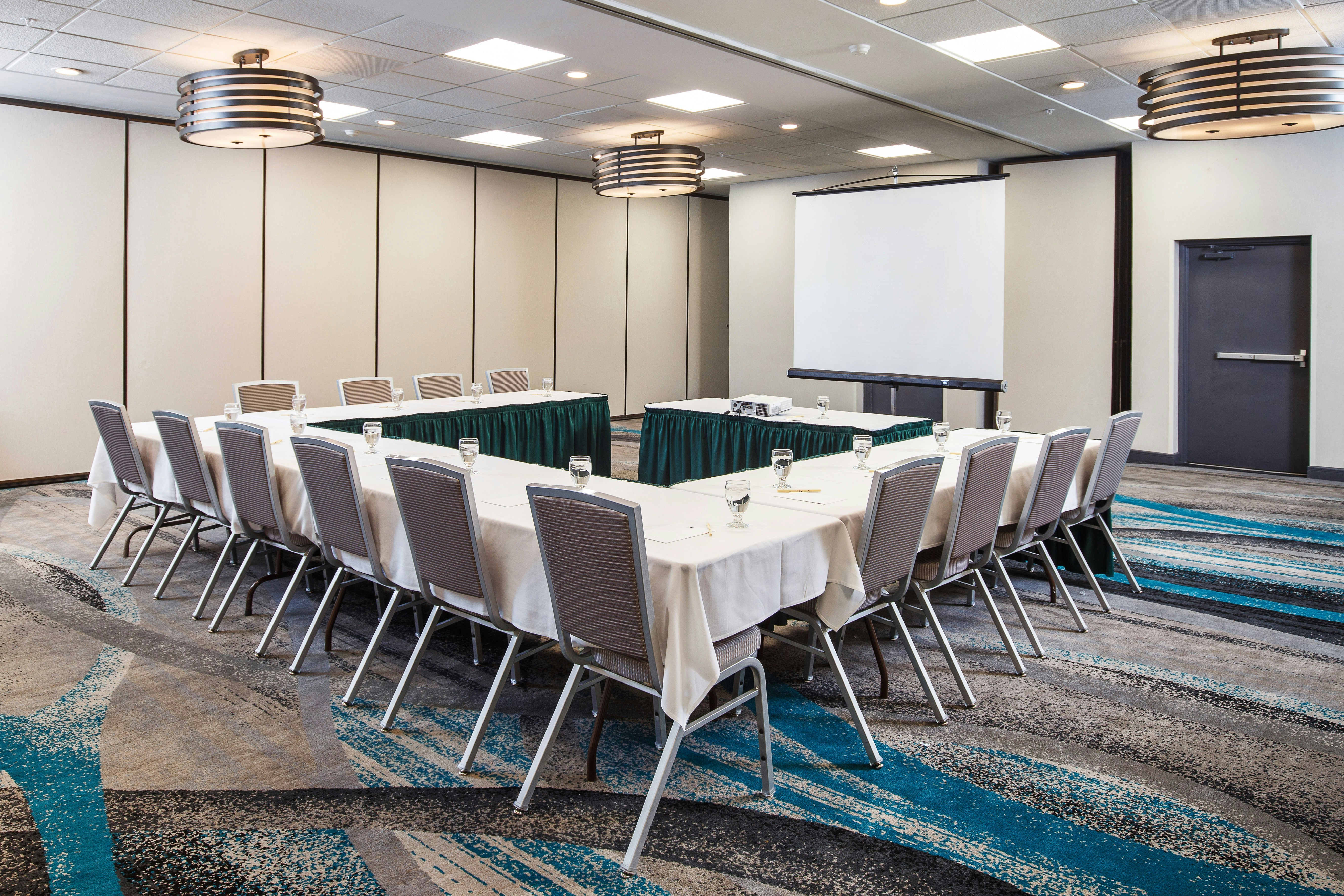 Doubletree By Hilton Neenah 39/47