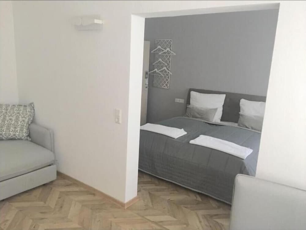 Tm Suites 7/36