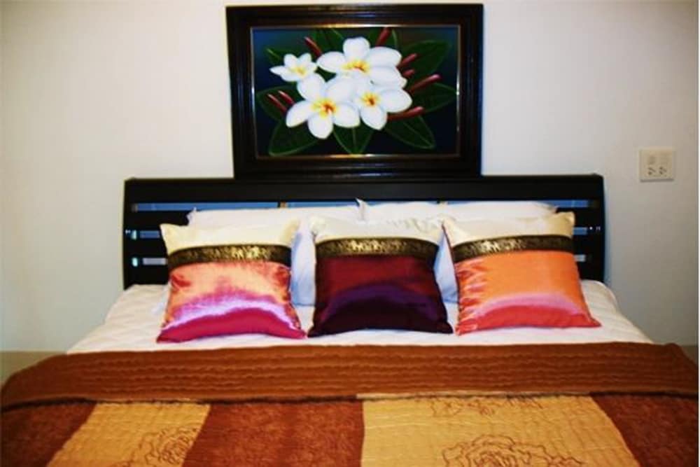 Nan Thara Place 8/50