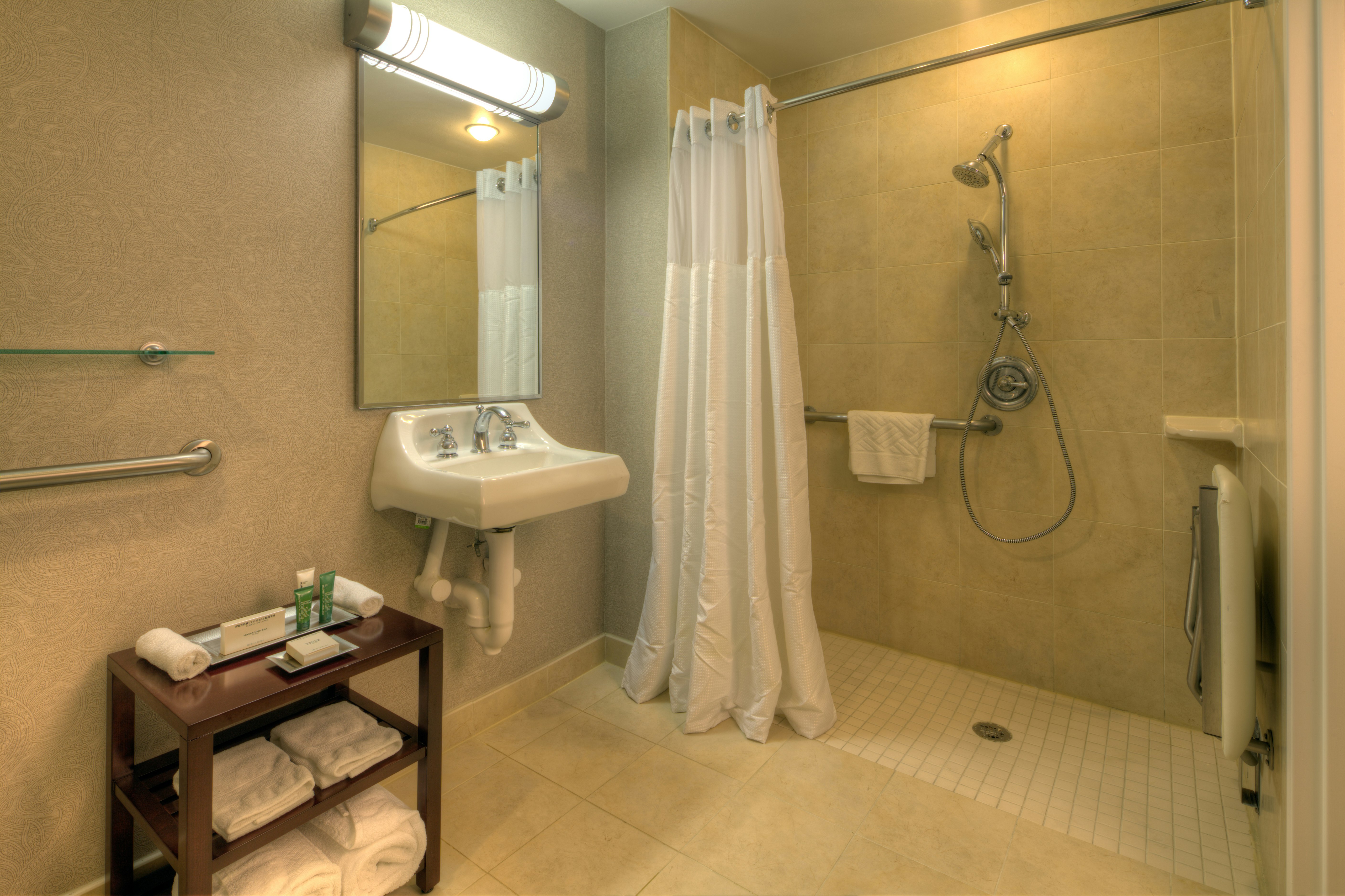 ROOM, KING BED, ACCESSIBLE