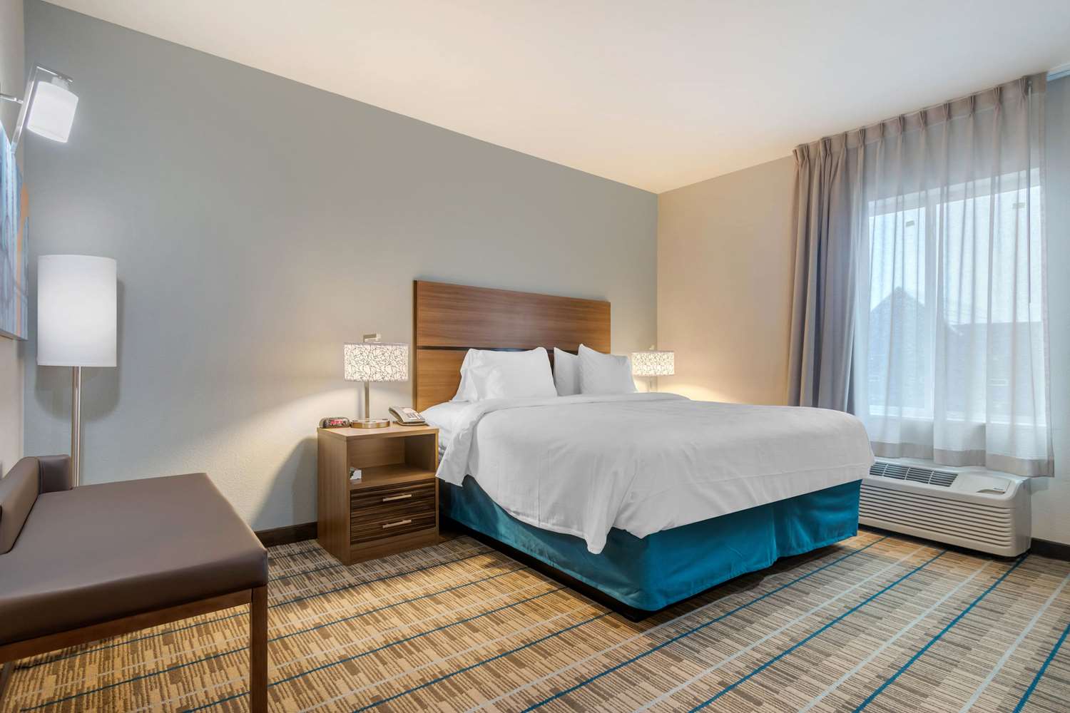 Efficiency, King Bed