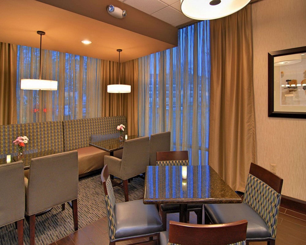 Hampton Inn Gainesville FL 44/66