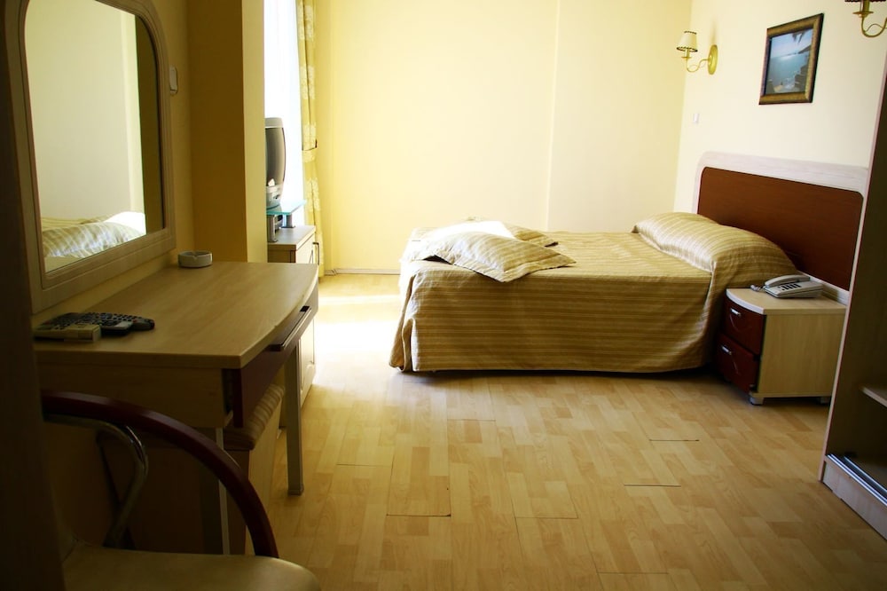 Isik Otel 13/33