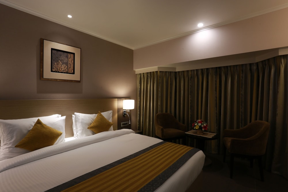 Hotel Delmon 10/31