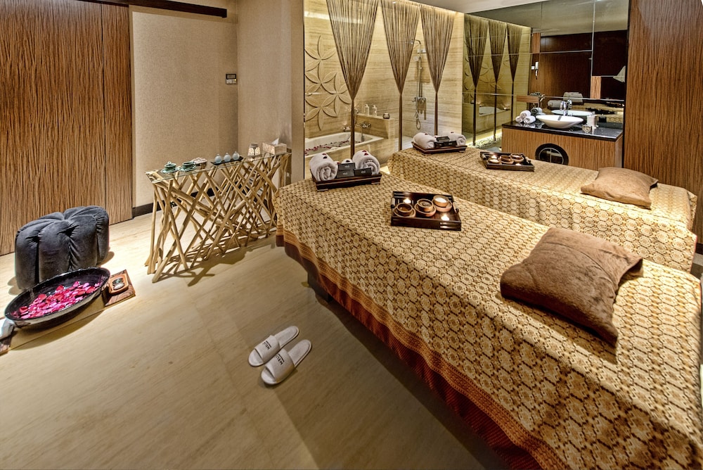 MELIA MAKASSAR 20/73