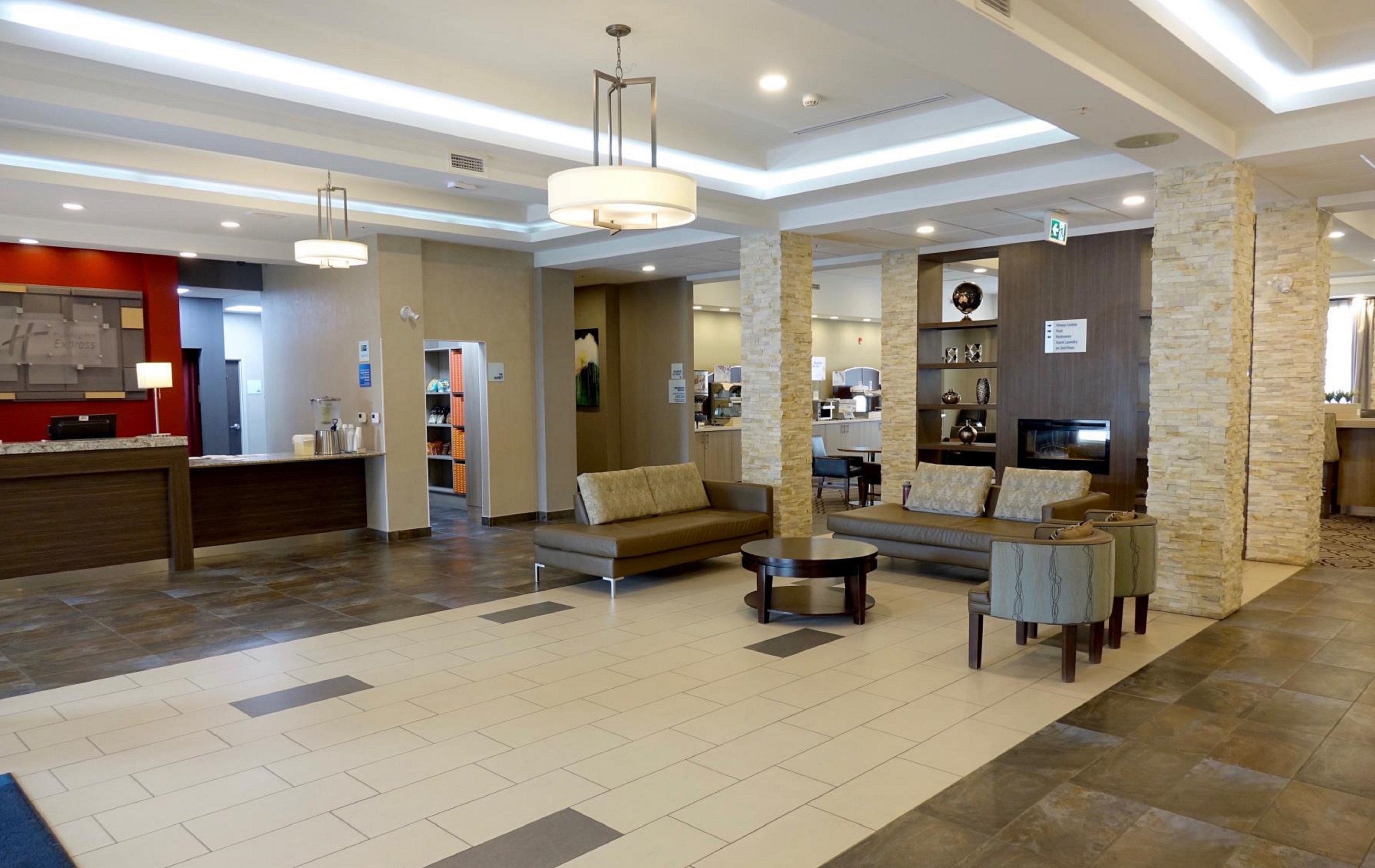 Holiday Inn Express Suites Oshawa Downtown Toronto Area 9/56