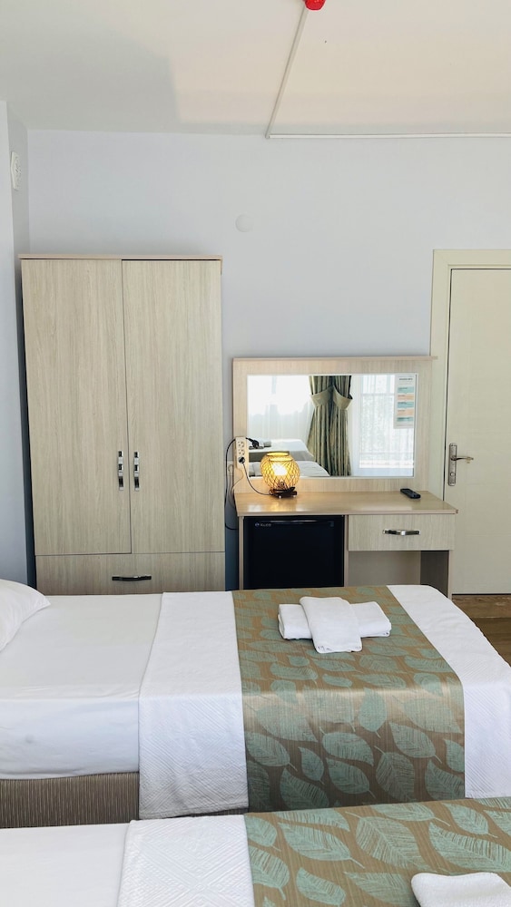 Bybassios Hotel 14/37