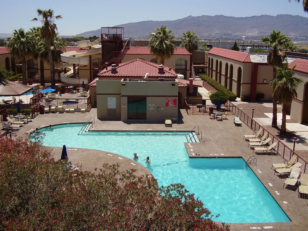 Wyndham El Paso Airport Hotel and Water Park in EL PASO - TX
