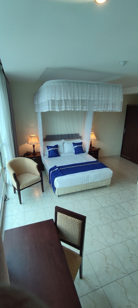 Kooki Hotel 29/50