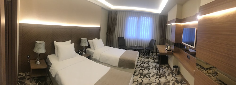 Atro Hotel 18/44