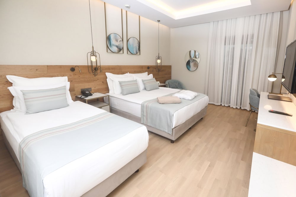 SUPERIOR ROOM LAND VIEW