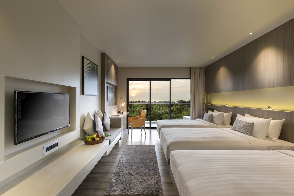HOTEL IKON PHUKET 17/76
