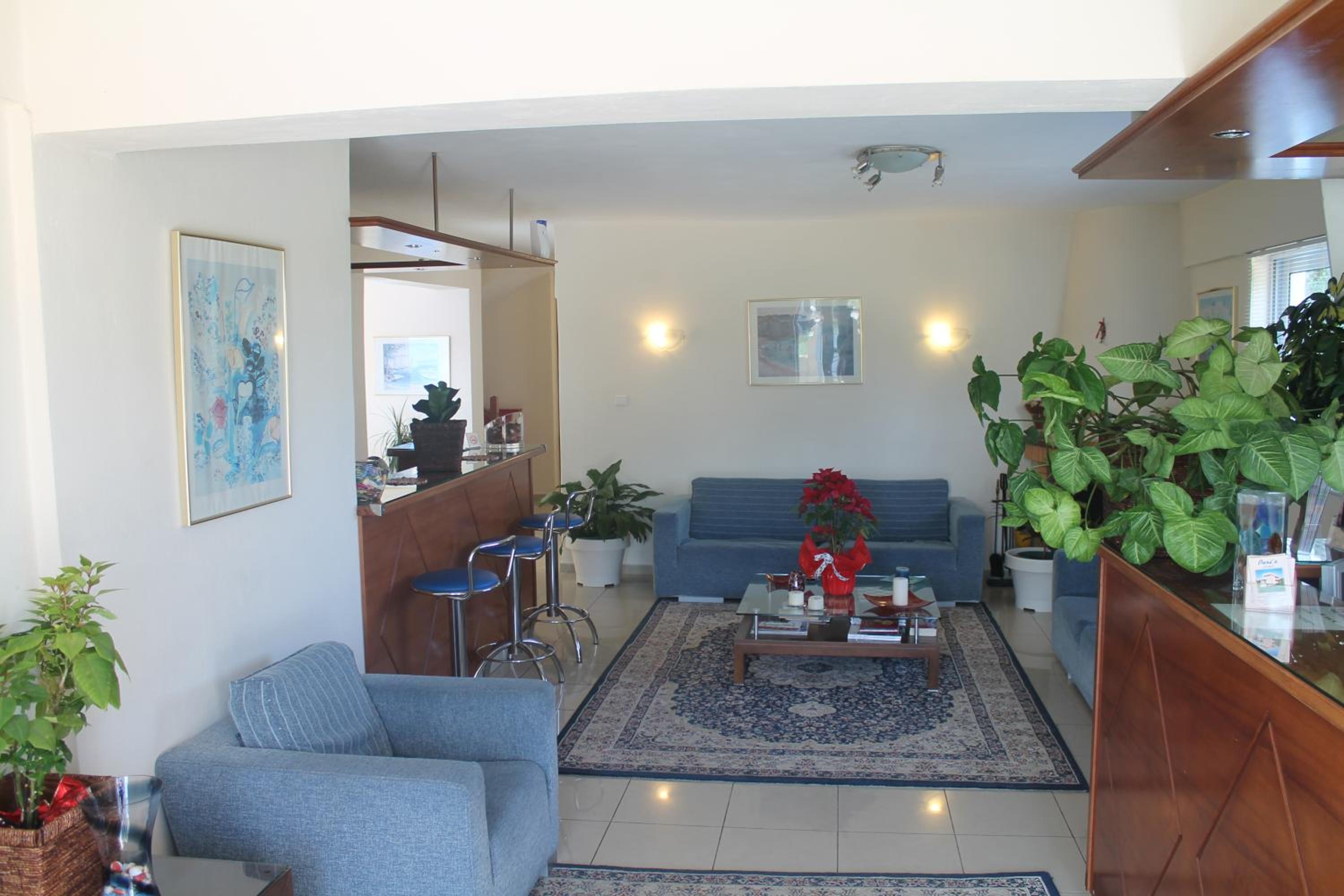 Peri's Hotel 8/19