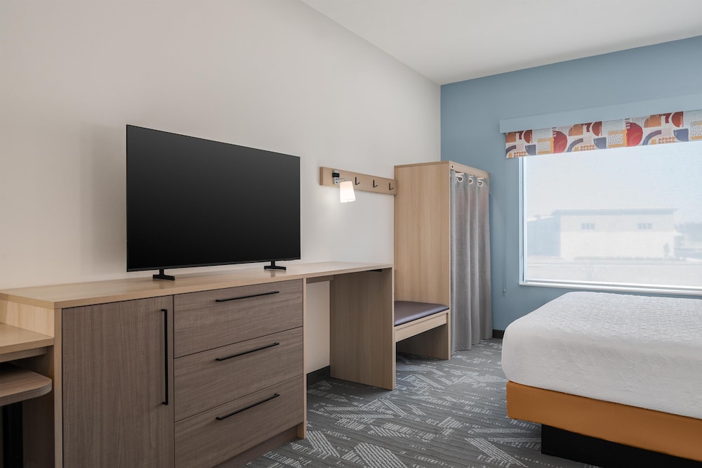 Home2 Suites by Hilton Riverview Tampa 40/54