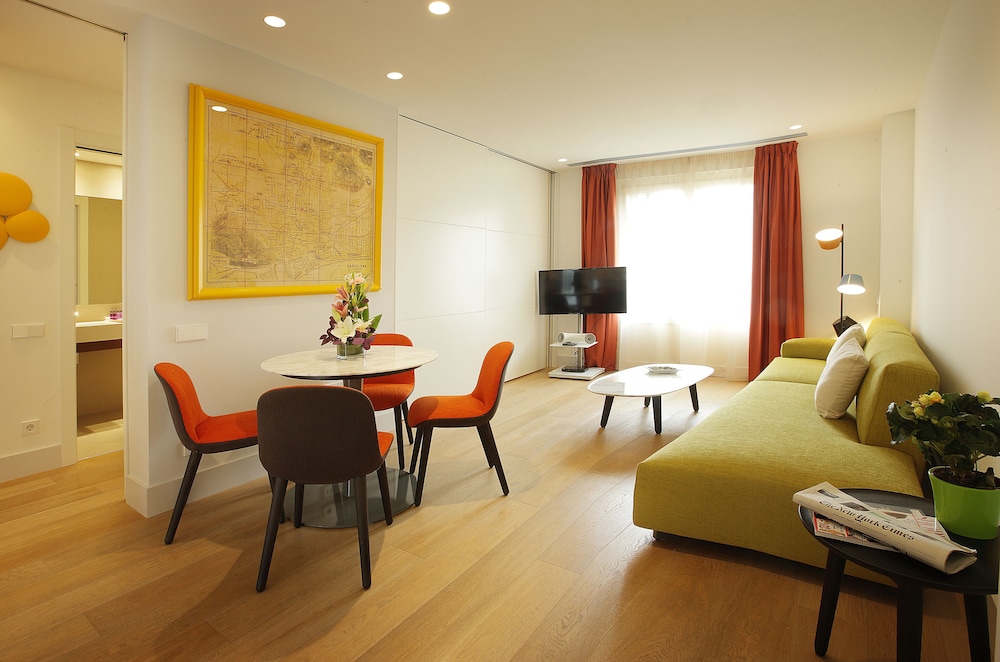 COSMO APARTMENTS RAMBLA CATALUNYA 15/19