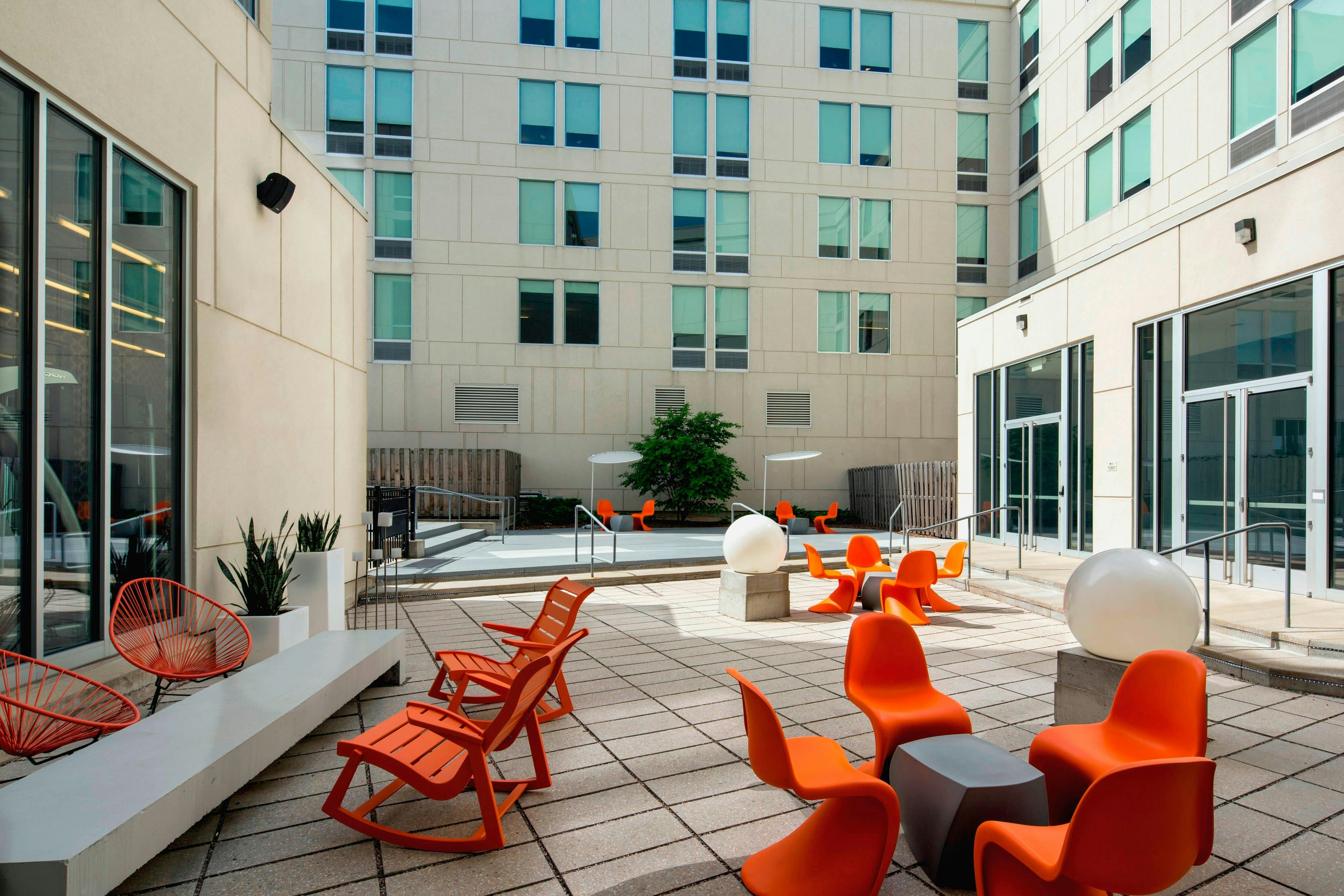 Aloft Milwaukee Downtown 23/43