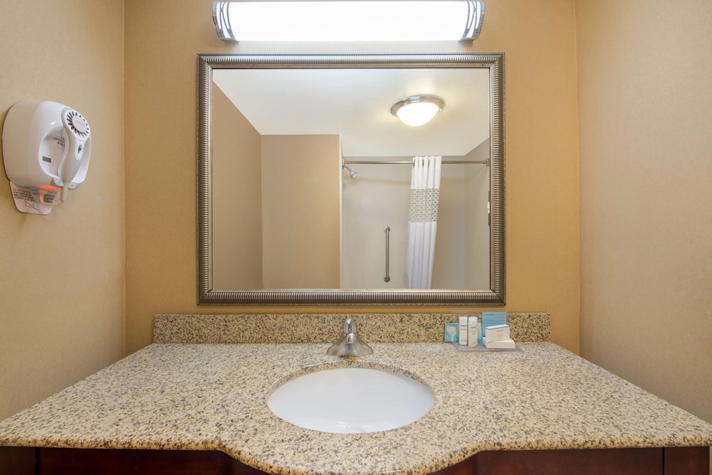 Hampton Inn Suites Oklahoma City South 25/39