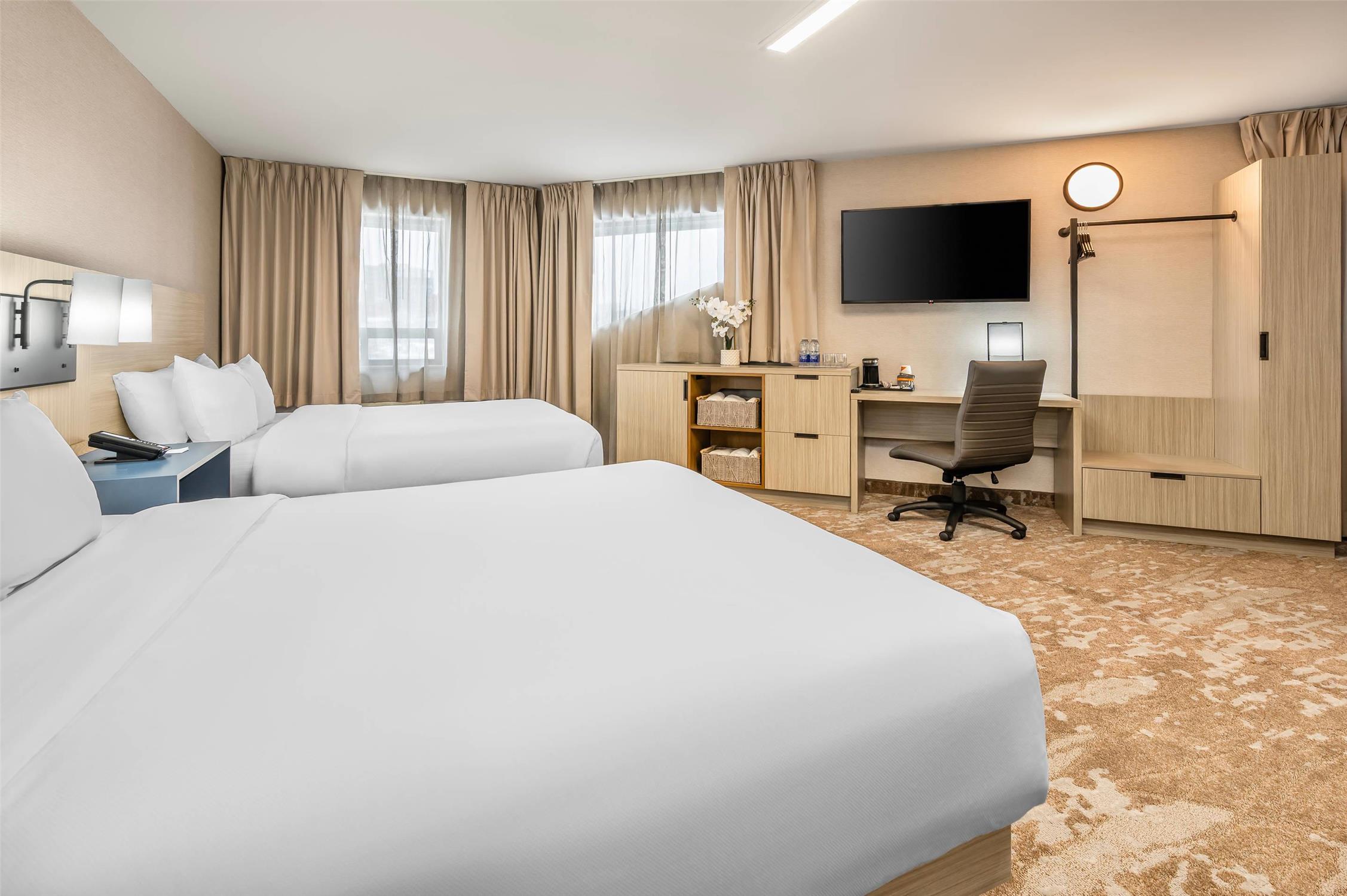 Comfort Inn Laval 8/28