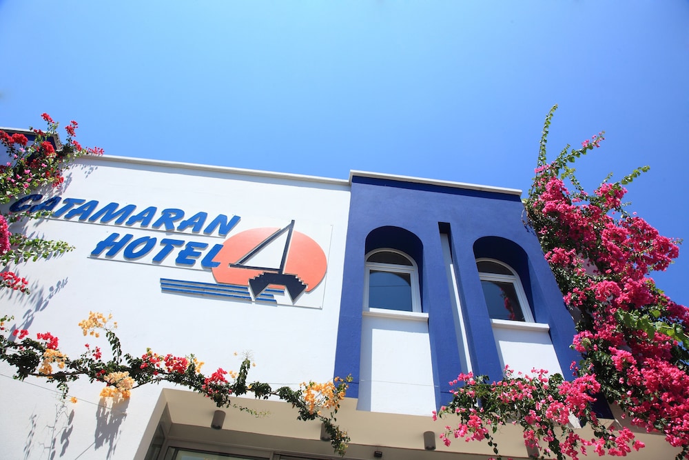 Catamaran Hotel 6/55