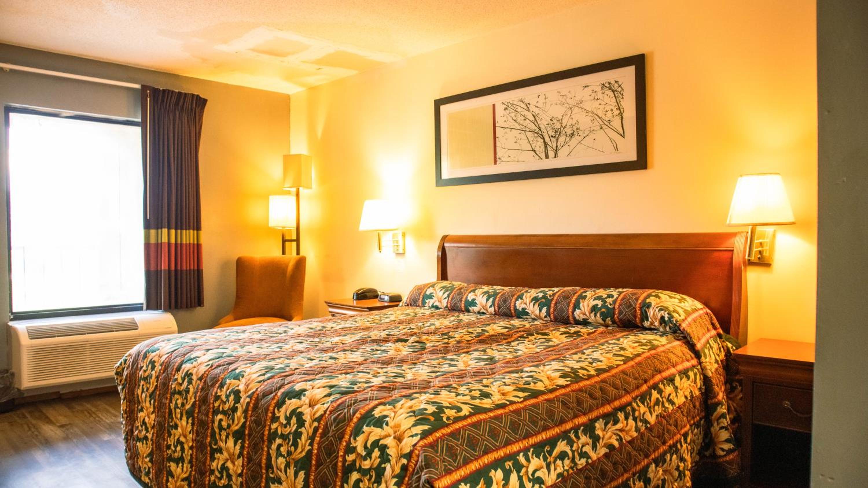 DAYS INN YANCEYVILLE 9/32