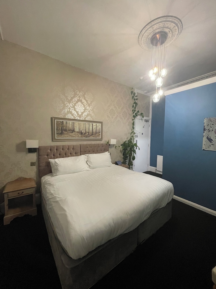 The Montana Guest House 15/42