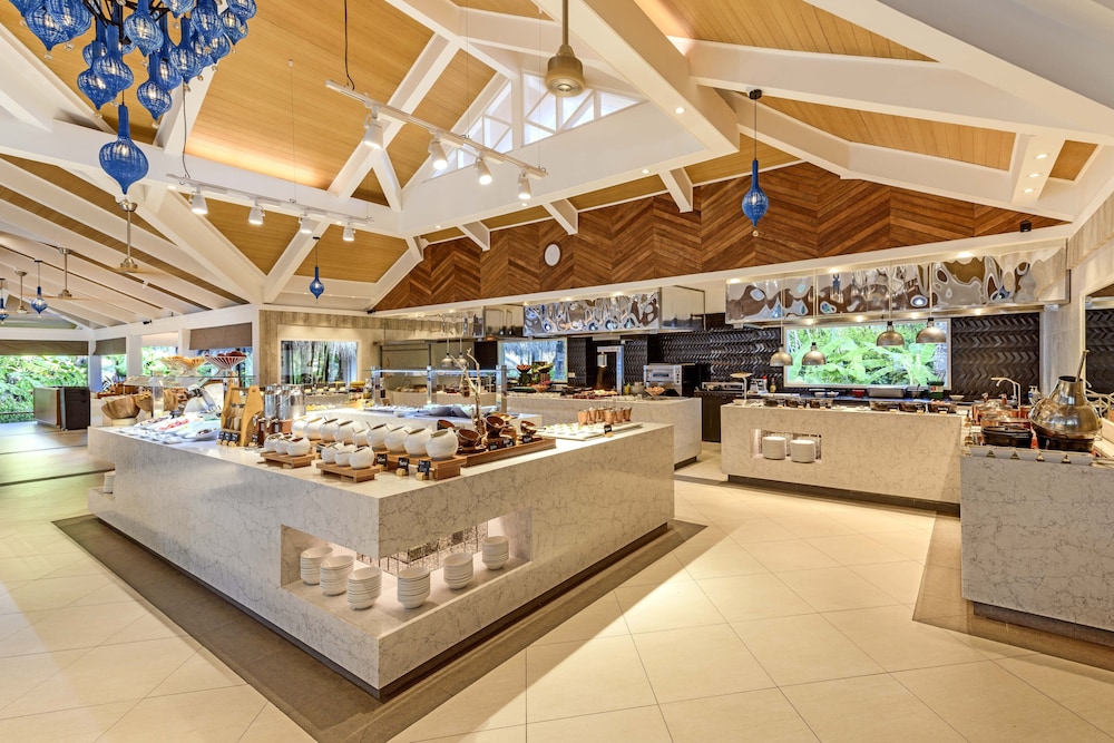Sheraton Maldives Full Moon Resort & Spa 12/69