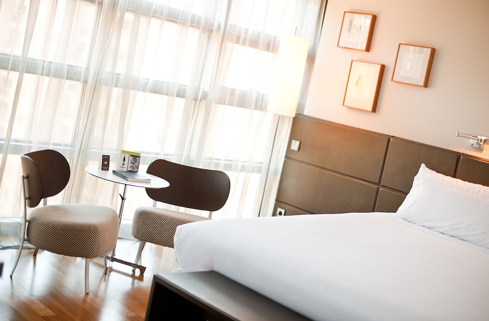 Reina Petronila Hotel 13/46