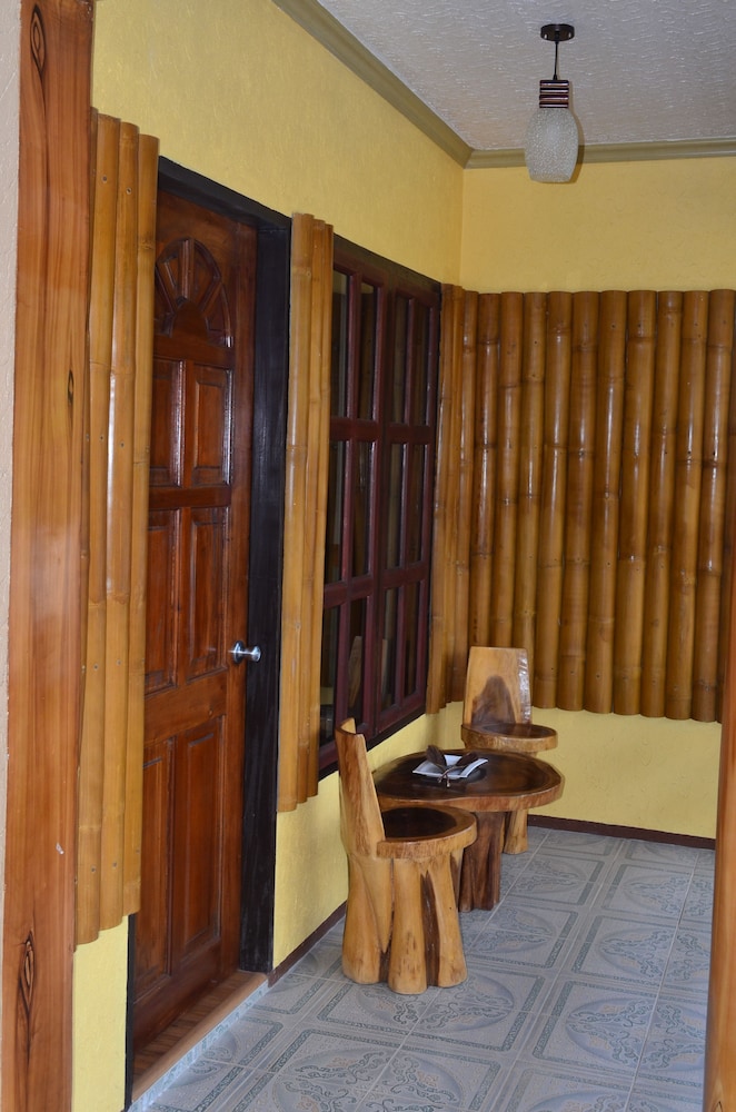 Zen Rooms Veraneante Resort Bohol 36/79