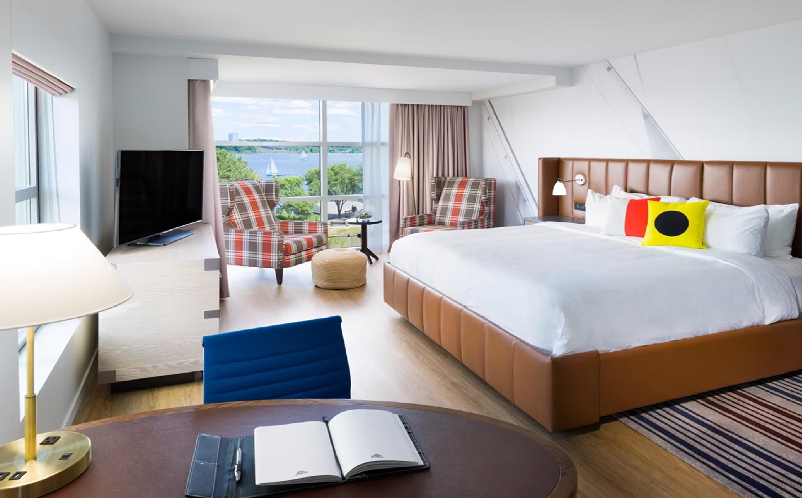 Premium, King Bed, with View, Top Floor, Corner