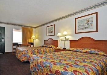 Econo Lodge Inn & Suites Albany North 9/41