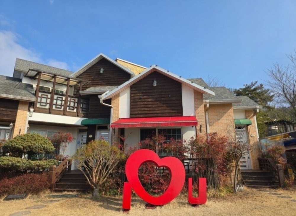 Gyeongju Orsay Pension 2/46