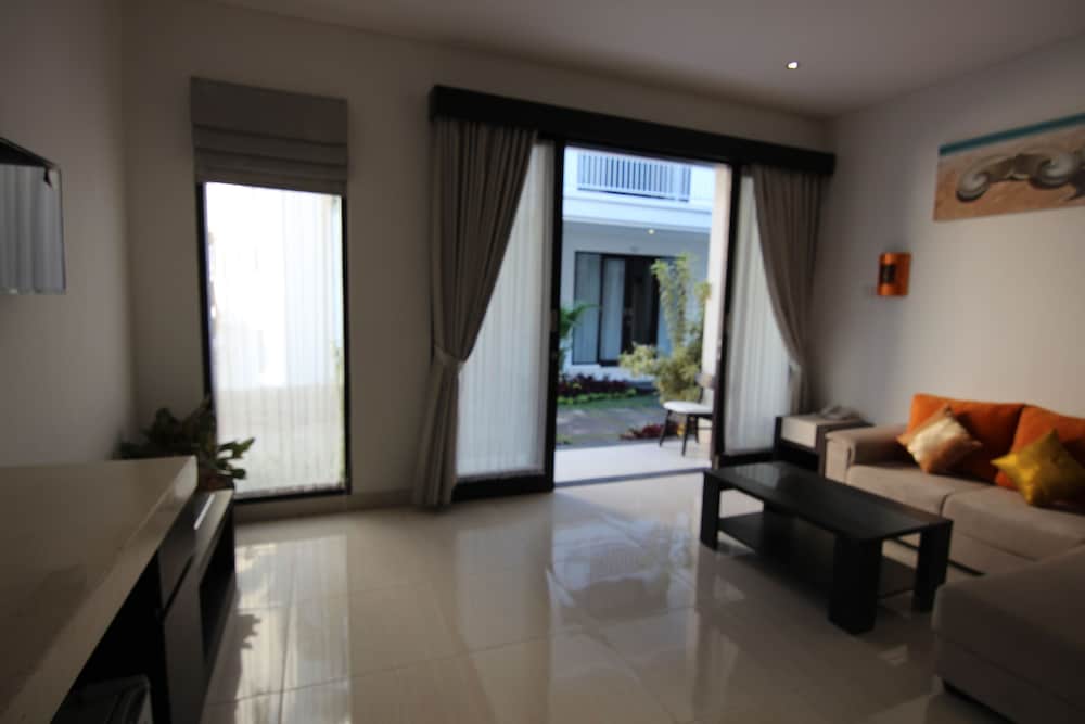 The Diana Suite 37/67