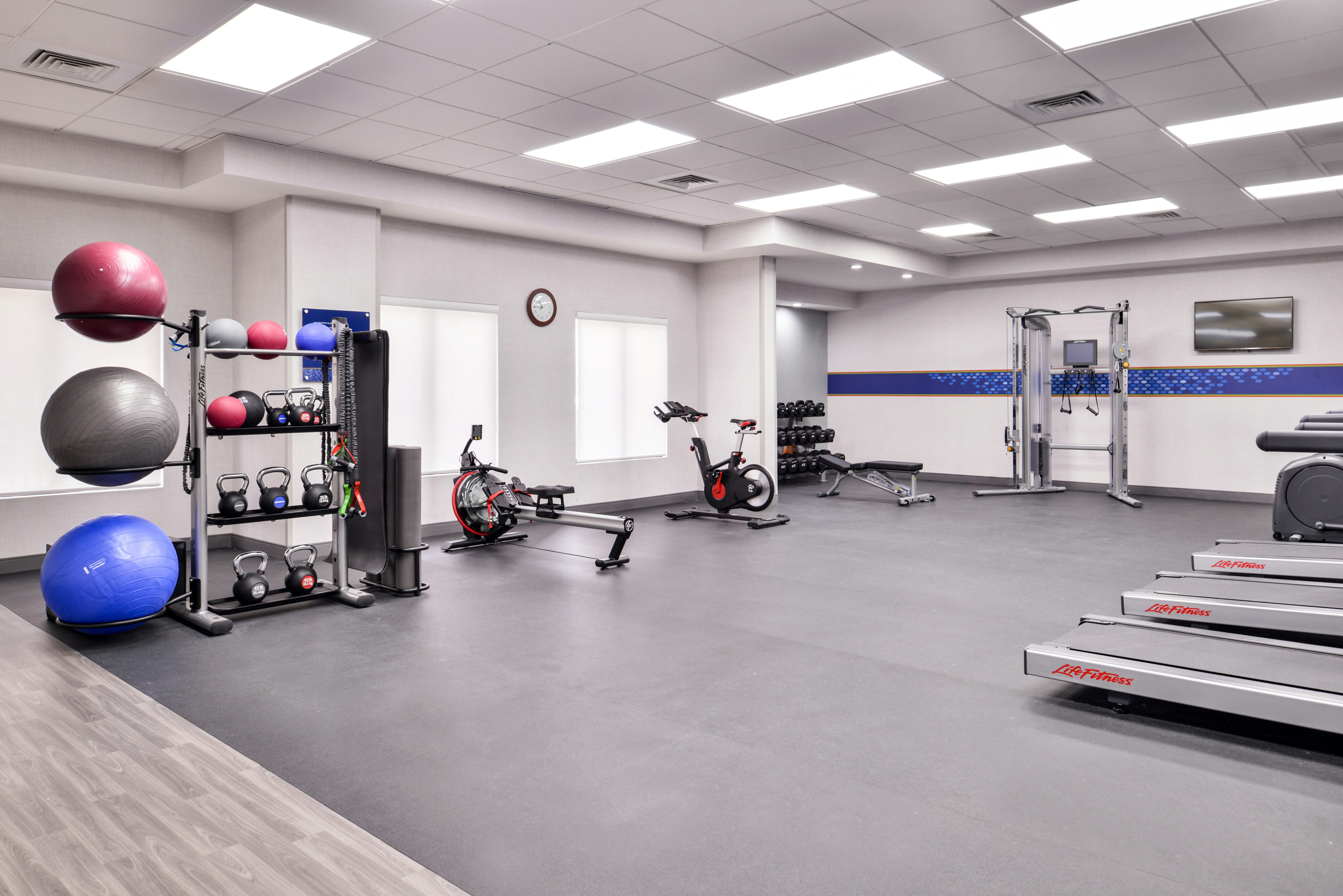 Hampton Inn & Suites Legacy Park-Frisco 29/55