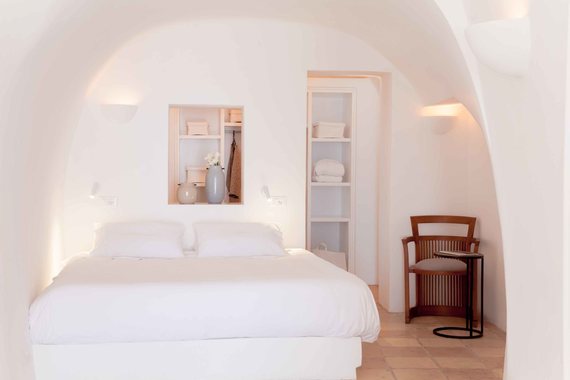 SENIOR, STUDIO, SUITE, POOL ACCESS
