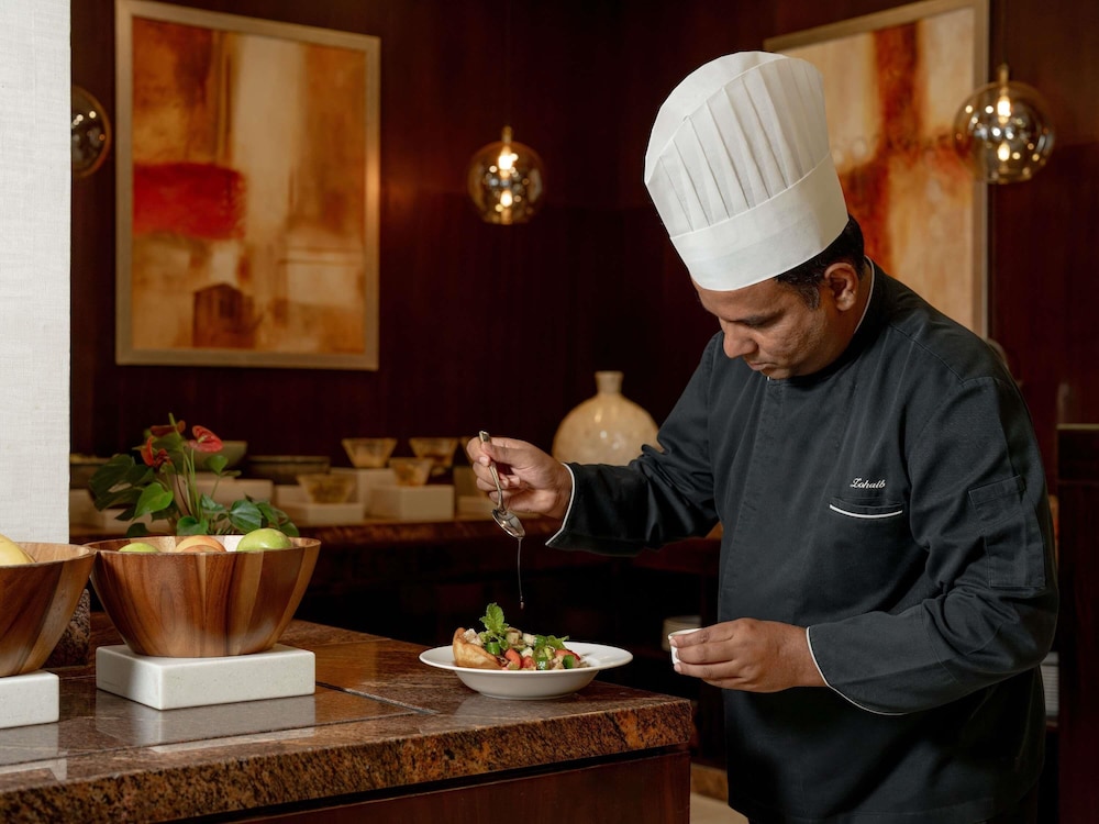 Movenpick Hotel Apartments Al Mamzar 8/64