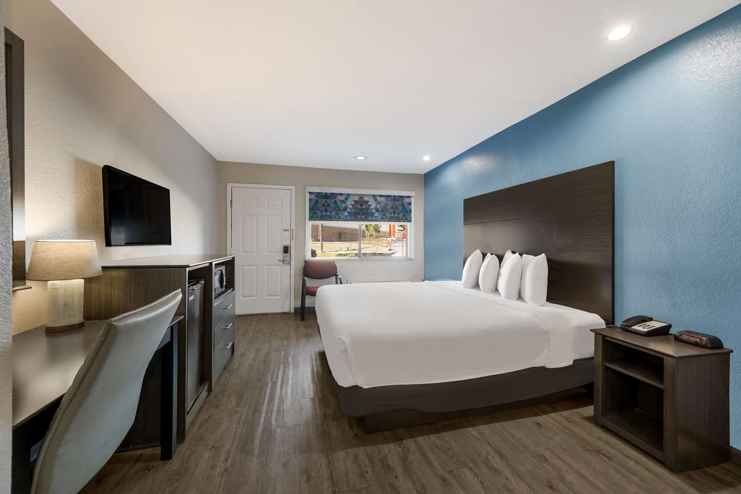 Surestay Hotel By Best Western Spring North Houston 8/22