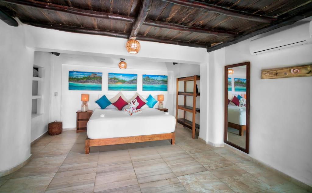 Master, Beach, Suite, King Bed
