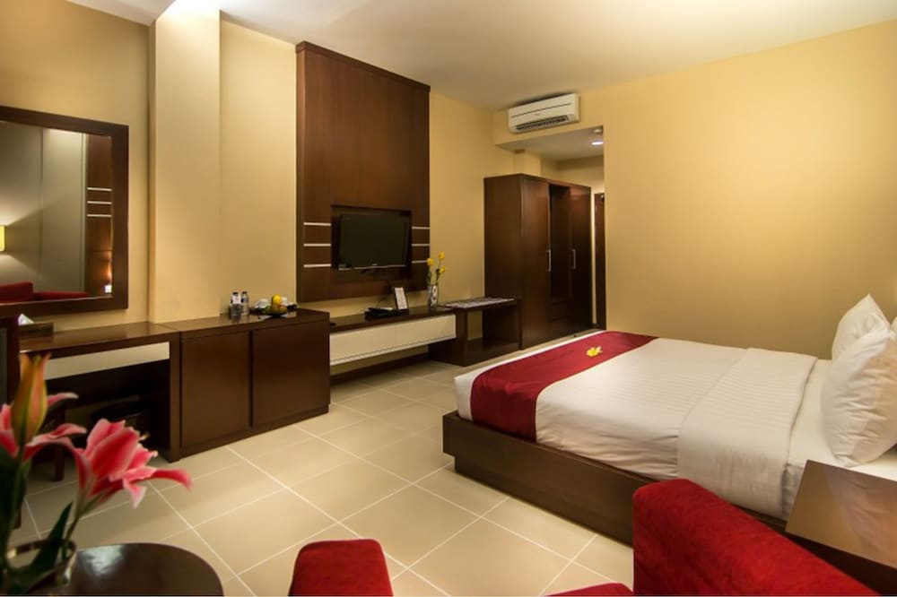Seminyak Square Hotel 7/67